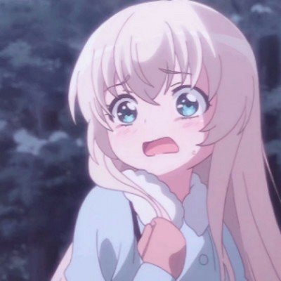 美女COS《巫师3》叶奈法惊艳绝伦 白嫩香肩紫眸勾人